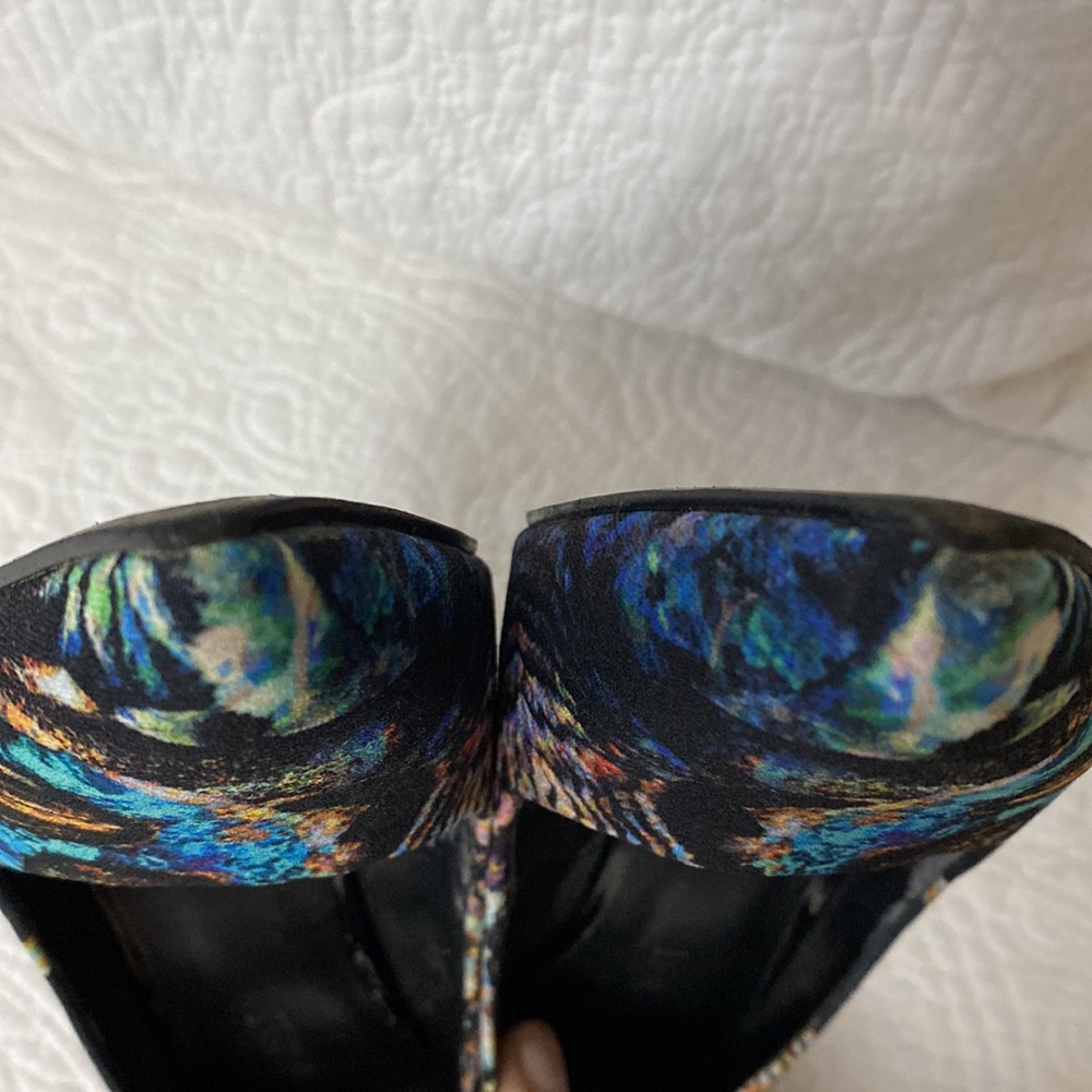 Nine West Flax Heels - Picture 6 of 16